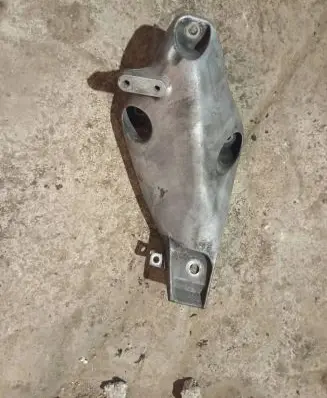 BMW X5 E70 Engine mounting bracket 6772679