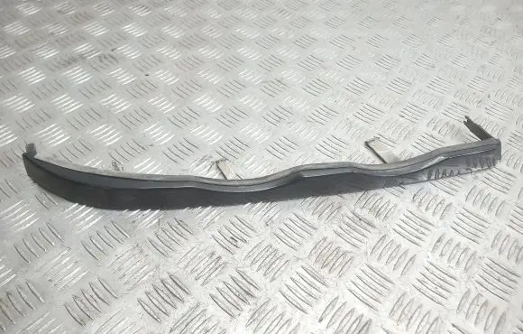BMW 3 E46 Under headlight/headlamp trim 8208482