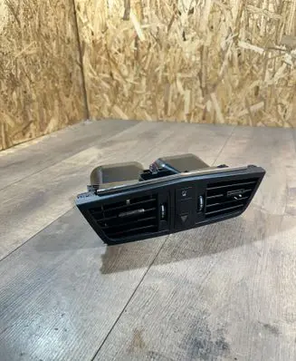 Mercedes-Benz E C207 W207 Dash center air vent grill A2078300054