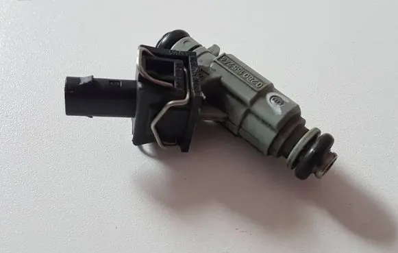 Mercedes-Benz S W220 Fuel injector A1130780049 0280155744