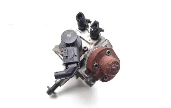 BMW X3 F25 Fuel injection high pressure pump 7810696 0445010517