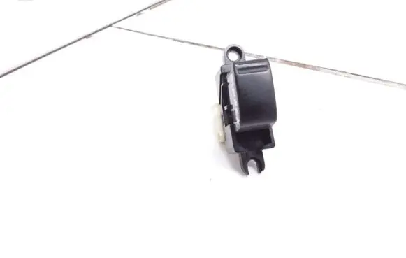 Nissan Almera Electric window control switch 0810Z