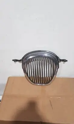 Jaguar S-Type Quarter panel pressure vent XR838A133AA