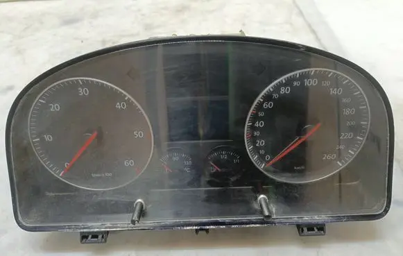 Volkswagen Touran I Speedometer (instrument cluster) 1T0920862F VWZ7Z0E3074824 V0003000
