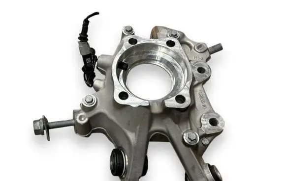 BMW 2 G42 Rear wheel hub spindle/knuckle 6893972 6893970 33306893970
