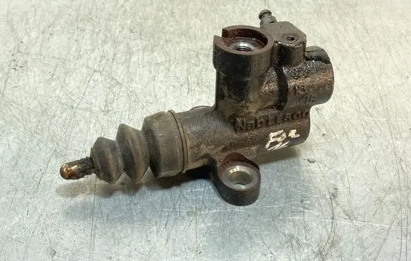Subaru Forester SJ Clutch slave cylinder 