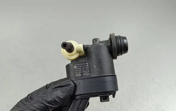 KIA Sorento IV Windscreen/windshield washer pump 101305418 98510M4000