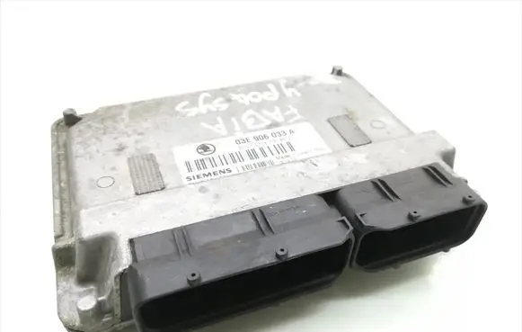 Skoda Fabia Mk1 (6Y) Engine control unit/module 03E906033A 5WP40120