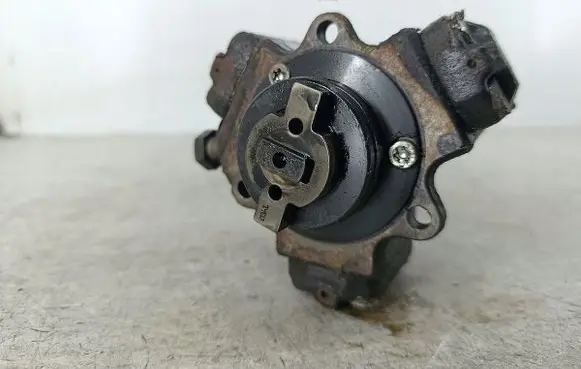 Opel Corsa D Fuel injection high pressure pump 