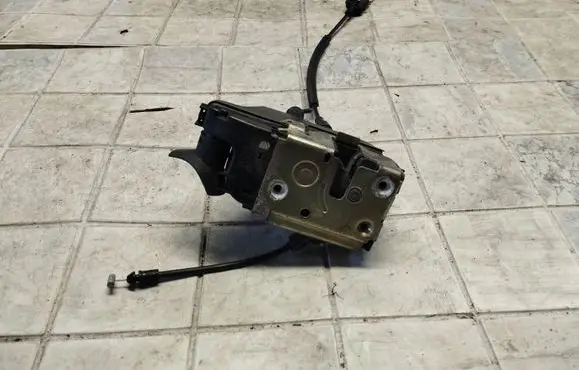 Renault Laguna II Front door lock C00661 AIV725