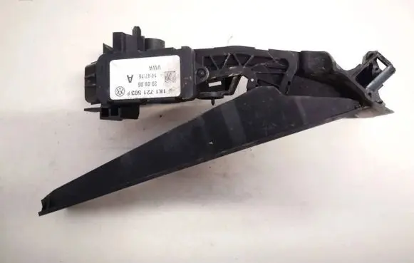 Volkswagen Golf V Accelerator throttle pedal 1k1721503p