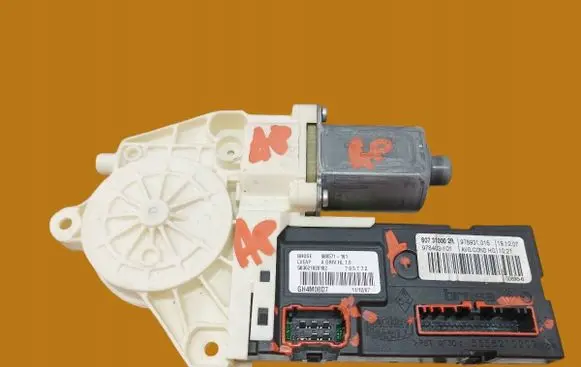 Renault Laguna III Front door window regulator motor 807310002R