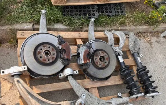Volvo S90, V90 Front wheel hub spindle knuckle