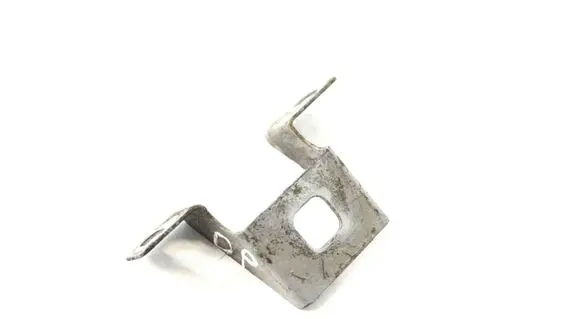 Fender mounting bracket