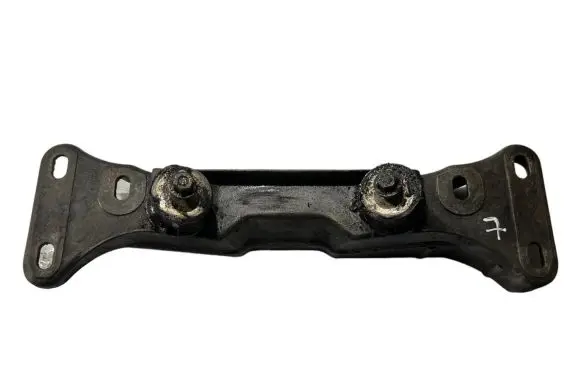 BMW 5 E39 Engine mount bracket 1137817