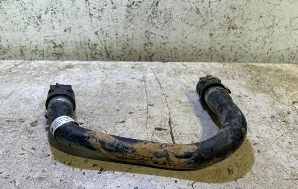 Engine coolant pipe/hose