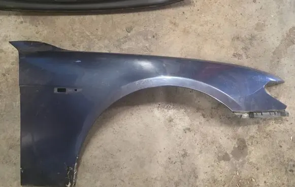 BMW 7 E65 E66 Fender 