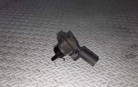 Volkswagen Jetta IV Air pressure sensor 038906051