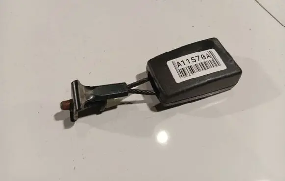 Opel Astra H Front seatbelt buckle