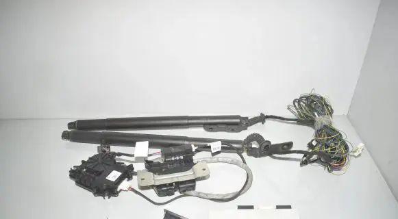 BMW X6 F16 Tailgate hydraulic set 7412610 9275121 7318696