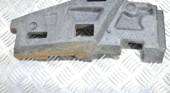 Front bumper foam support bar