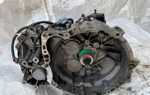 Mitsubishi Carisma Manual 5 speed gearbox 1023825