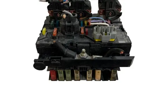 Peugeot 207 Fuse module 9659741880