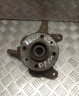 Renault Laguna I Front wheel hub