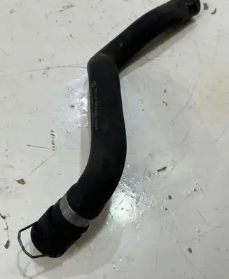 Volkswagen Touareg III Engine coolant pipe/hose