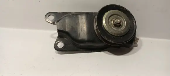 Toyota Land Cruiser (BJ70) Power steering belt tensioner