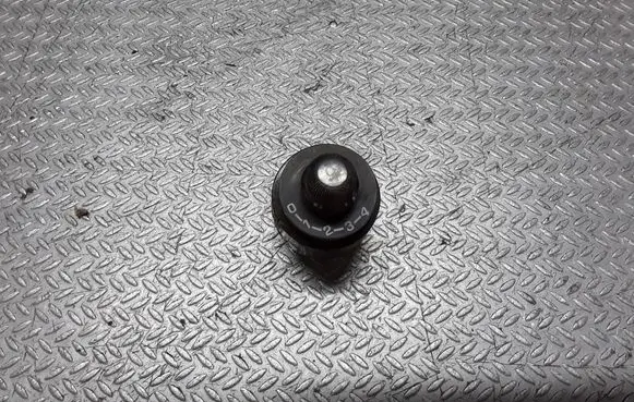 Mitsubishi Pajero Headlight level height control switch