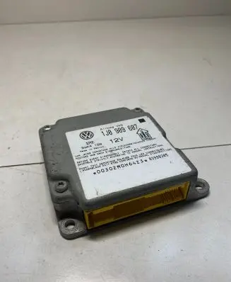 Audi A4 S4 B5 8D Airbag control unit/module 1J0909607 03990305 5WK4199