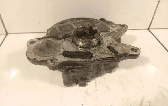 Volkswagen PASSAT B7 Vacuum pump 03L145100f