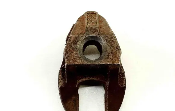 Citroen C4 II Picasso Fuel Injector clamp holder
