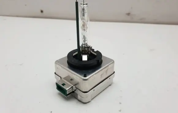 Land Rover Discovery 3 - LR3 Xenon bulb 90126299 102968 66340