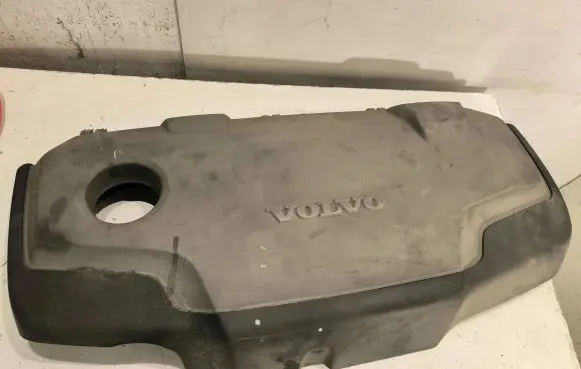 Volvo V70 Engine cover (trim)