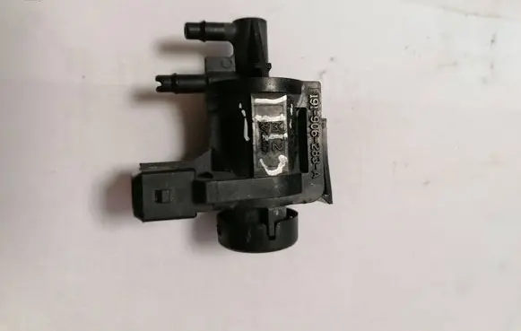 Volkswagen Golf III Turbo solenoid valve 191906283A