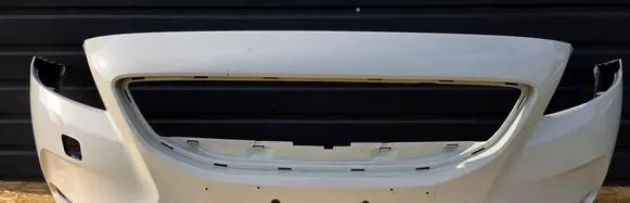 Volvo V40 Front bumper 31283732