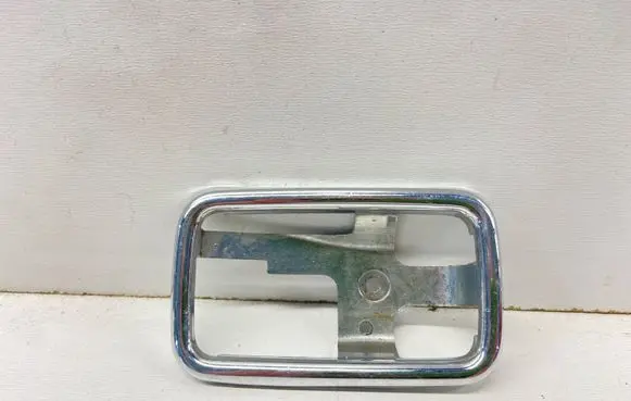 Mercedes-Benz COMPAKT W115 Front door handle cover 1087660511