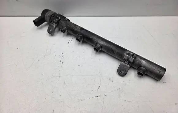 Mercedes-Benz E W212 Fuel main line pipe A6420700495 6420700495
