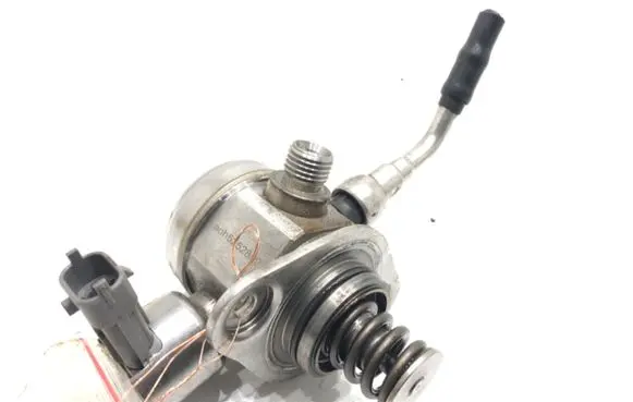 Hyundai Veloster Fuel injection high pressure pump