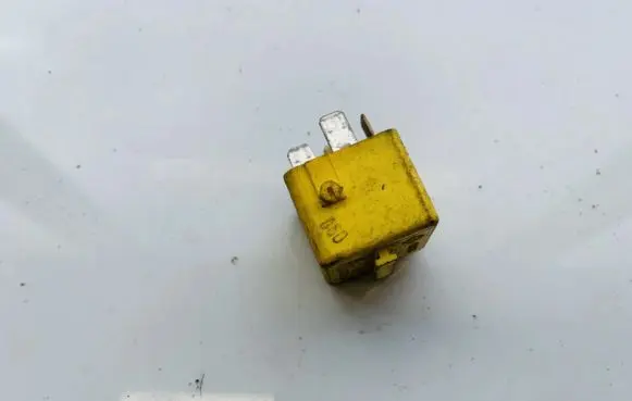 BMW 5 E34 Other relay 61311378301 61.311378301