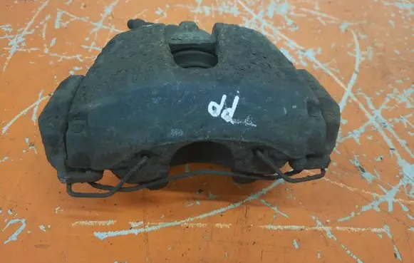 Ford Focus C-MAX Front brake caliper 736