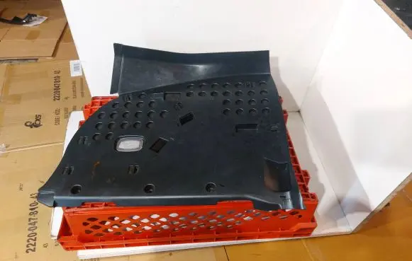 Mercedes-Benz E W212 Dashboard lower bottom trim panel A2126801007