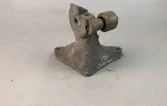 Subaru Outback (BS) Engine mounting bracket