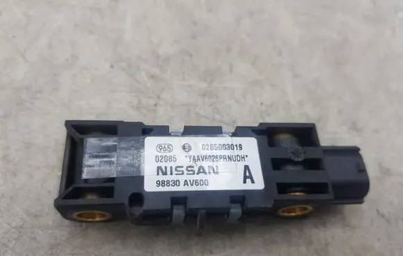 Nissan Primera Airbag deployment crash/impact sensor 98830AV600