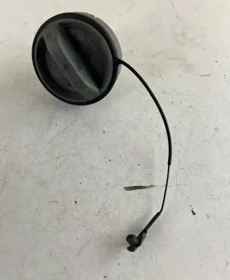 Toyota Avensis T220 Fuel tank filler cap 
