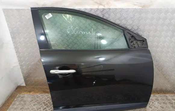 Renault Megane III Front door