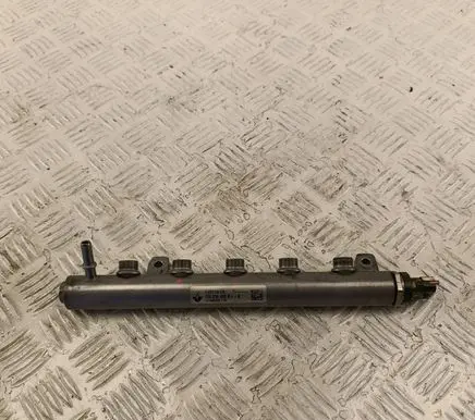 Nissan X-Trail T32 Fuel main line pipe 175216420R