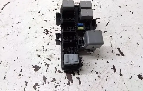 Subaru Forester SH Relay mounting block 